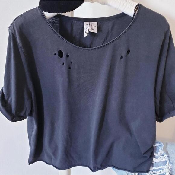 3 for $40 H&M crop destroyed tee shirt gray M - Picture 1 of 3